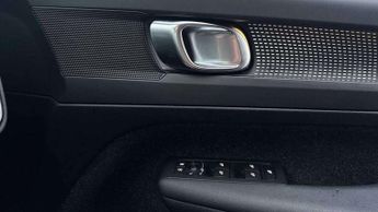 Volvo XC40 2.0 D3 R DESIGN 5dr Geartronic