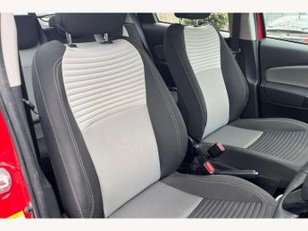 Toyota Yaris 1.5 Hybrid Icon 5dr CVT