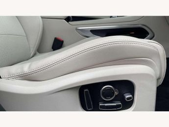 Jaguar F-Pace 2.0 D200 R-Dynamic HSE Black 90th Anniv 5dr Auto