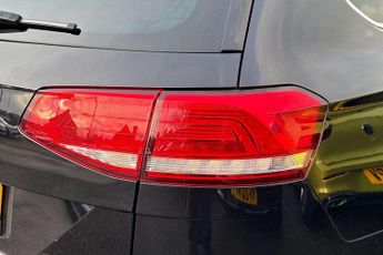 Volkswagen Passat Estate 2.0 TDI R-Line 5dr DSG [Panoramic Roof] [7 Speed]