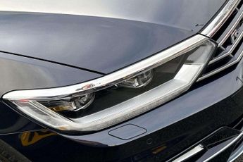 Volkswagen Passat Estate 2.0 TDI R-Line 5dr DSG [Panoramic Roof] [7 Speed]