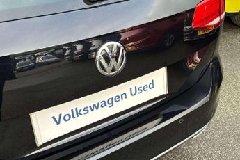 Volkswagen Passat Estate 2.0 TDI R-Line 5dr DSG [Panoramic Roof] [7 Speed]
