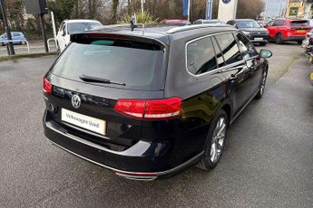 Volkswagen Passat Estate 2.0 TDI R-Line 5dr DSG [Panoramic Roof] [7 Speed]