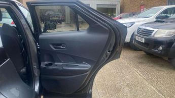 Toyota C-HR 2.0 PHEV Design 5dr CVT