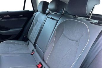 Volkswagen Passat Estate 1.5 TSI eHybrid Life 5dr DSG