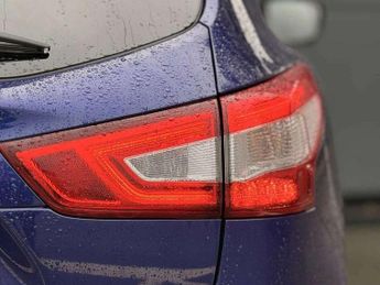 Nissan Qashqai 1.2 DiG-T N-Connecta 5dr Xtronic