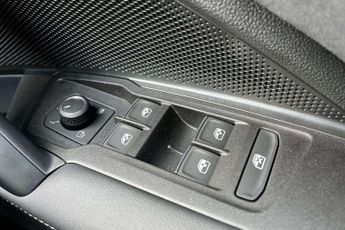 Volkswagen Tayron 2.0 TDI R-Line 5dr DSG7 [7 Seat]