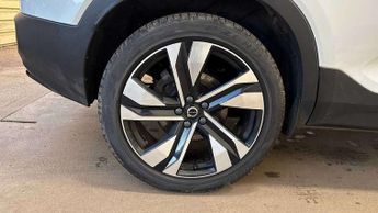 Volvo XC40 2.0 B4P Ultimate Dark 5dr Auto