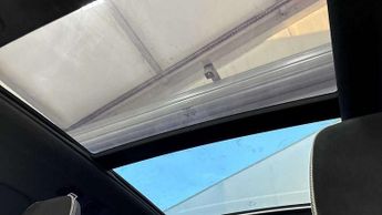 Volvo XC40 2.0 B4P Ultimate Dark 5dr Auto