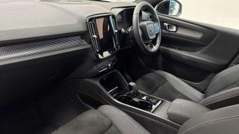 Volvo XC40 2.0 B4P Ultimate Dark 5dr Auto