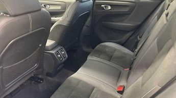 Volvo XC40 2.0 B4P Ultimate Dark 5dr Auto