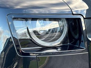 Land Rover Defender 3.0 D350 X-Dynamic SE 90 3dr Auto