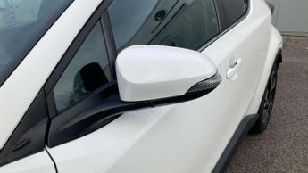 Toyota C-HR 2.0 Hybrid Design 5dr CVT