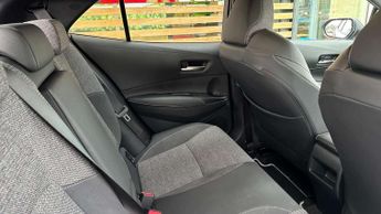 Toyota Corolla 1.8 Hybrid Design 5dr CVT