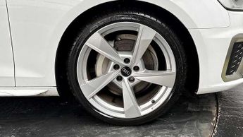 Audi A4 Avant 40 TFSI 204 S Line 5dr S Tronic