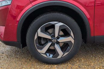 Nissan Qashqai 1.3 DiG-T MH 158 N-Connecta 5dr Xtronic