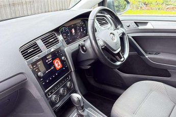 Volkswagen Golf 99kW e-Golf 35kWh 5dr Auto
