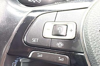 Volkswagen e-Golf 99kW e-Golf 35kWh 5dr Auto