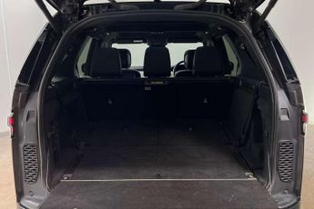 Land Rover Discovery 3.0 D300 R-Dynamic SE 5dr Auto