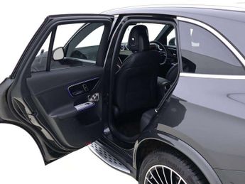 Mercedes-Benz GLC GLC 300 4Matic AMG Line Premium Plus 5dr 9G-Tronic
