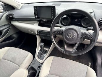 Toyota Yaris 1.5 Hybrid Excel 5dr CVT