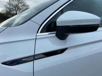 Volkswagen Tiguan 2.0 TDI 200 4Motion R-Line 5dr DSG