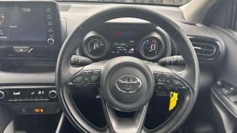 Toyota Yaris 1.5 Hybrid Design 5dr CVT