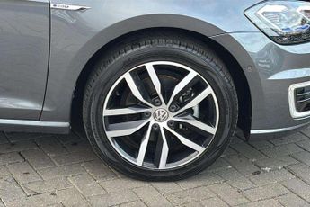 Volkswagen Golf 99kW e-Golf 35kWh 5dr Auto