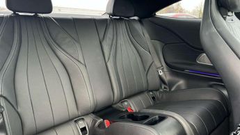 Mercedes-Benz Cle CLE 300 4Matic AMG Line Premium + 2dr 9G-Tronic