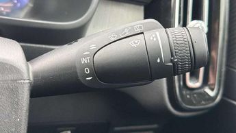 Volvo XC40 2.0 B4P Ultra Dark 5dr Auto