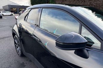 Toyota C-HR 1.8 Hybrid Design 5dr CVT
