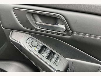 Nissan Qashqai 1.3 DiG-T MH 158 N-Connecta 5dr Xtronic