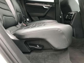 Volkswagen Touareg 3.0 V6 TDI 4Motion R-Line 5dr Tip Auto