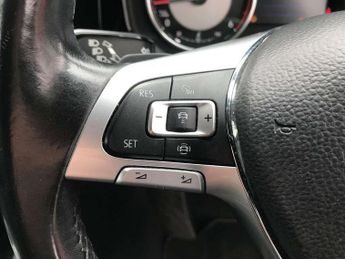 Volkswagen Touareg 3.0 V6 TDI 4Motion R-Line 5dr Tip Auto