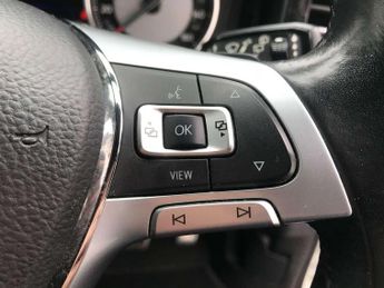 Volkswagen Touareg 3.0 V6 TDI 4Motion R-Line 5dr Tip Auto