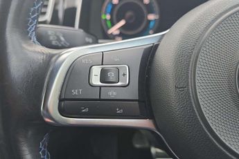 Volkswagen Golf GTE 1.4 TSI GTE Advance 5dr DSG