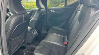 Volvo XC40 2.0 D4 [190] R DESIGN Pro 5dr AWD Geartronic