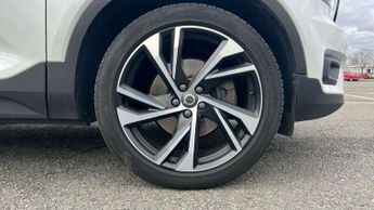 Volvo XC40 2.0 D4 [190] R DESIGN Pro 5dr AWD Geartronic