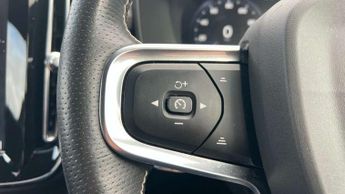 Volvo XC40 2.0 D4 [190] R DESIGN Pro 5dr AWD Geartronic