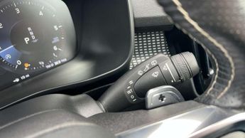 Volvo XC40 2.0 D4 [190] R DESIGN Pro 5dr AWD Geartronic