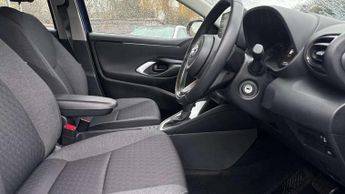 Toyota Yaris 1.5 Hybrid Icon 5dr CVT