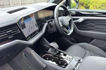 Volkswagen Touareg 3.0 V6 TSI eHybrid 4Motion R 5dr Tip Auto