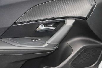 Peugeot 2008 1.2 Hybrid 145 GT 5dr e-DSC6