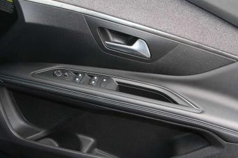 Peugeot 3008 1.6 Hybrid 225 Allure Premium 5dr e-EAT8