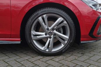 Volkswagen Golf 1.5 eTSI R-Line 5dr DSG