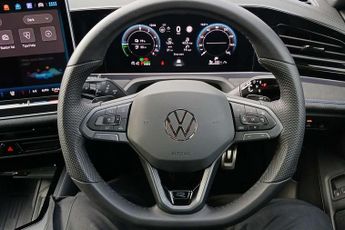 Volkswagen Passat Estate 1.5 TSI eHybrid 272 R-Line 5dr DSG