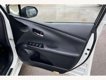 Toyota Prius 1.8 VVTi Business Edition Plus 5dr CVT