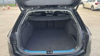 Volkswagen Passat Estate 1.5 TSI eHybrid Elegance 5dr DSG