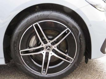 Mercedes-Benz E-Class E300e AMG Line Premium 4dr 9G-Tronic