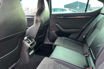 Skoda Superb 1.4 TSI iV Sport Line Plus DSG 5dr